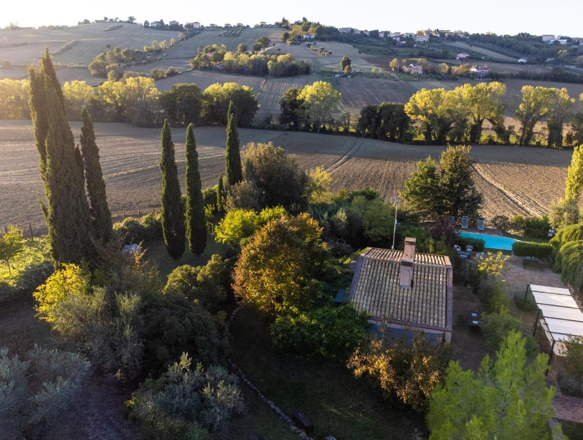 Ostra Casali Marchigiani - Ville Vacanza Private Con Piscina מראה חיצוני תמונה