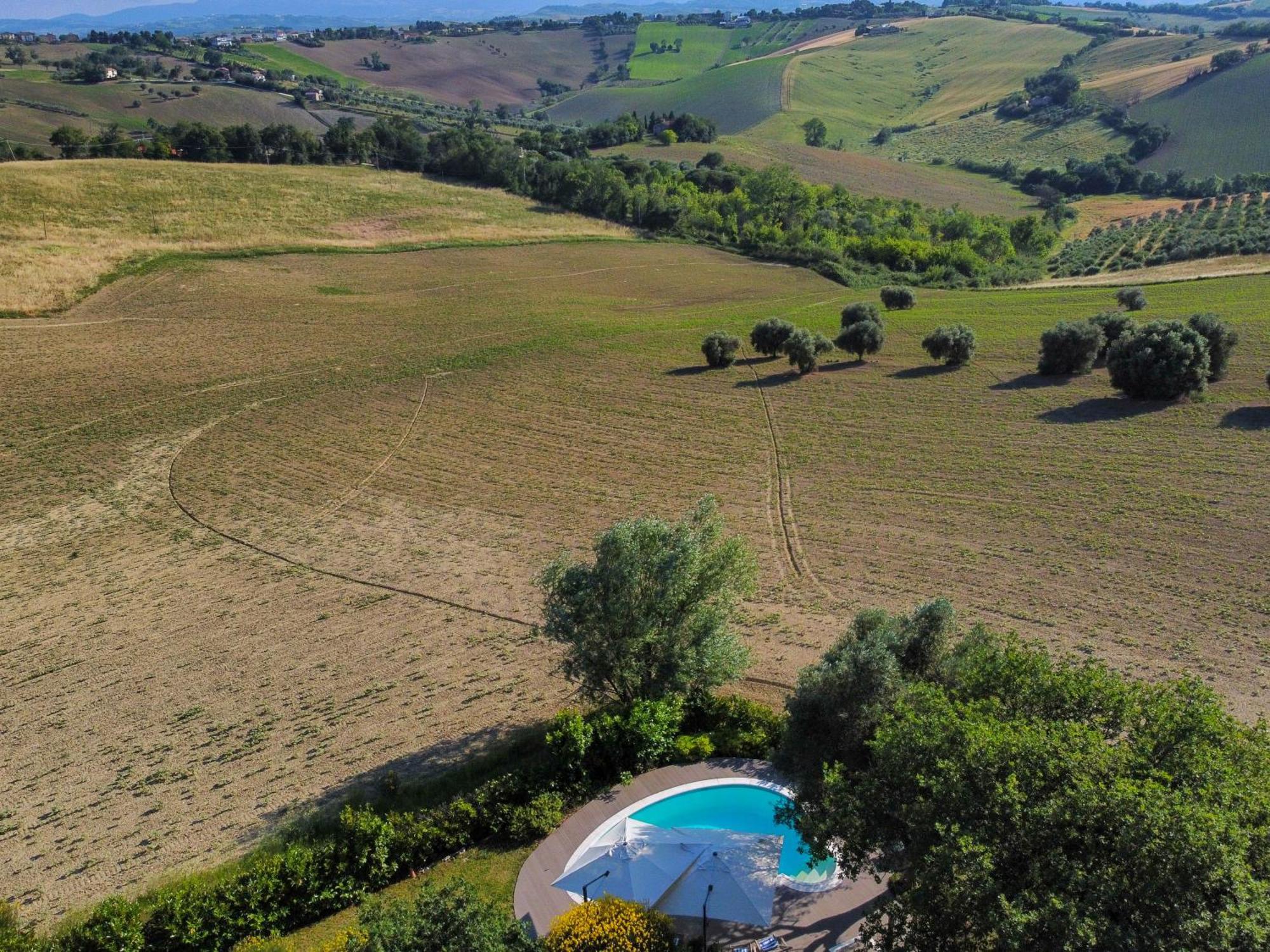 Ostra Casali Marchigiani - Ville Vacanza Private Con Piscina מראה חיצוני תמונה